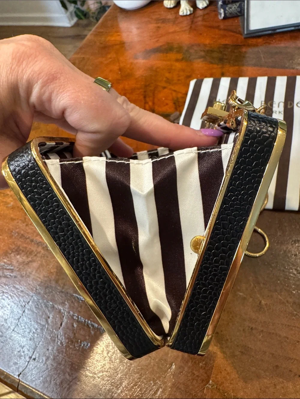 henri bendel sleek box